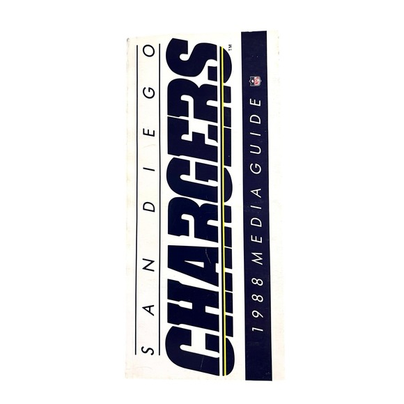 $_57.JPG?set_id=880000500F 4 Vintage Los Angeles Chargers NFL Media Guide Yearbook 1988, 98, 2000, 2006